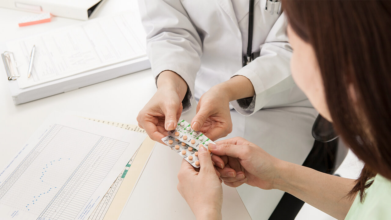 ピルを処方してもらっている写真