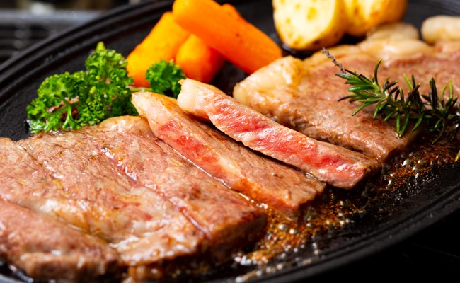 「肥満だけでなく、老化を促進!?」肉料理に潜む「老化の素」を抑える神ワザとは【専門医】